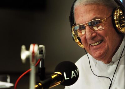 John Laws, Australian radio’s ‘Golden Tonsils’ who dominated airwaves for six decades – obituary
