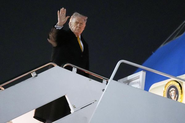 Trump weighs giving Americans $2,000 from tariff revenues in bid for support