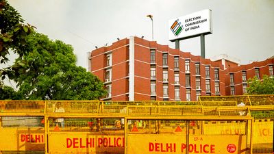 Amid curbs, TV journalists say unable to record P2Cs or track who’s meeting officials at EC office