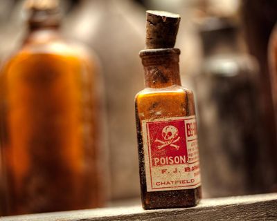 Can you solve it? Two dead at the drink-off – a brilliant new lateral thinking puzzle