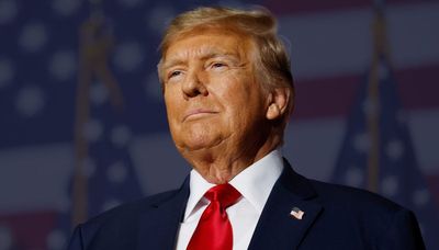 Argentinian President does the ‘Trump dance’ at a Mar-a-Lago while several Americans struggle due to SNAP benefits reductions