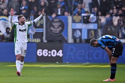 ‘L’ultima bandiera’: Domenico Berardi raises final flag for loyalty in football