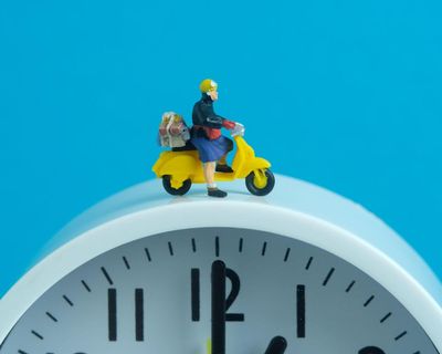 I often shop online. Is there anything I can do about dodgy couriers?