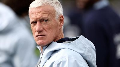 France boss Deschamps sends for Thauvin after Kolo Muani injury