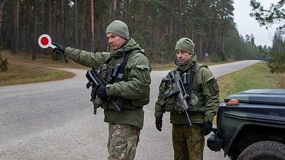 Belarus threatens to seize over 1,000 Lithuanian trucks stranded after border closure