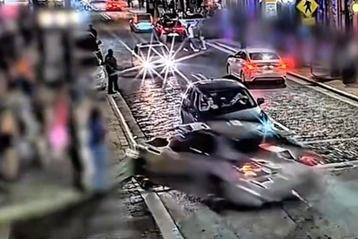Video shows high-speed police chase before car crashes into crowd at Tampa bar, killing 4