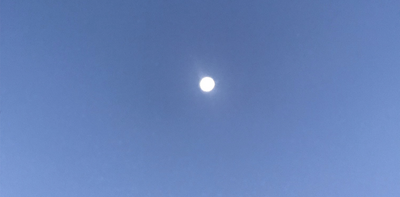 Why is it so hard to take a good photo of the Moon with my phone?