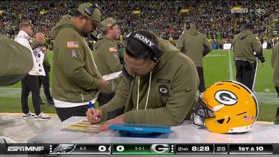 Fans Confused by Matt LaFleur Taking Notes on His Tablet in the Middle of Eagles Game