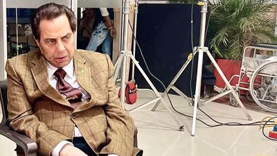 Dharmendra Death Slammed For Being A Hoax: Fans In Panic As 89-Year-Old Star Rushed To Hospital, Family Shares Updates