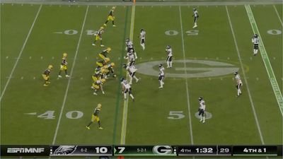 Eagles Defense Clearly Knew What Play Was Coming on Critical Fourth Down Stop