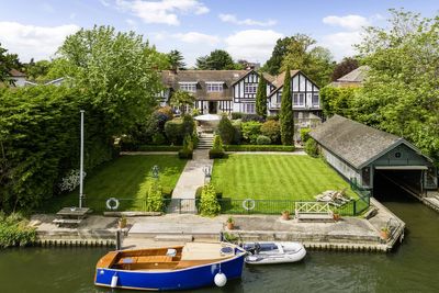 Commute to work from your own boathouse? Riverside house in Berkshire for auction for £3.8 million