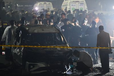 Aftermath of deadly Delhi explosion as emergency services search for survivors