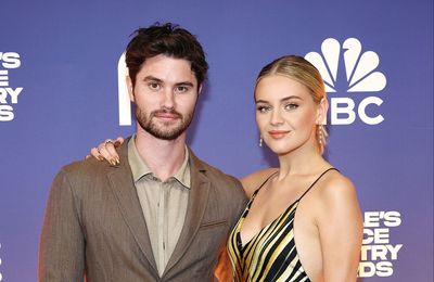 Kelsea Ballerini and Chase Stokes 'never really stopped' talking during split