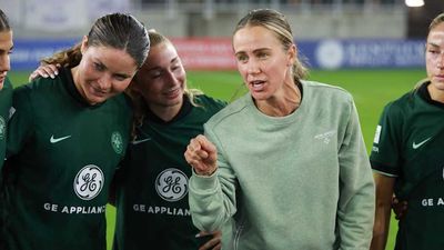 Why Racing Louisville’s Bev Yanez Should Be Named NWSL Coach of the Year