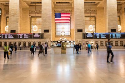 Banks Closed, Markets Open: What's Working on Veterans Day 2025