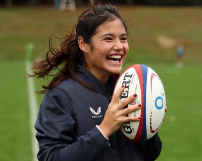 Advantage England? Emma Raducanu gives tips to squad for All Blacks clash
