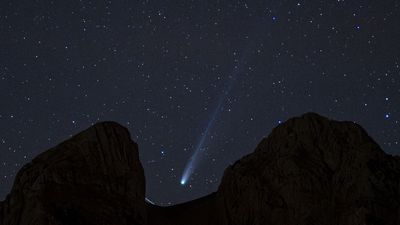 Comet Lemmon lights up the sky over Spain | Space photo of the day for Nov. 11, 2025