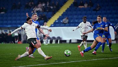 Sam Kerr marks first Chelsea start in nearly two years with double in rout of St Pölten