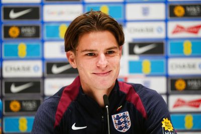 England’s Alex Scott happy to lean on stepsister Maya Le Tissier for advice