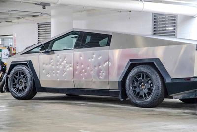 Tesla Just Lost Its Cybertruck Leader. Should You Buy, Sell, or Hold TSLA Stock?