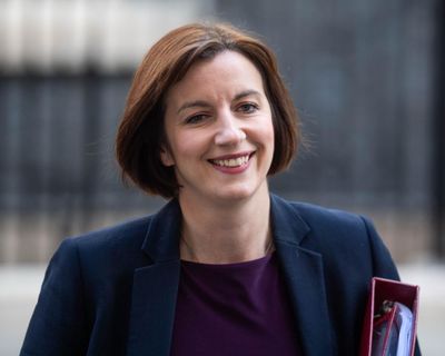 All schools in England to be given AI-generated pupil attendance targets