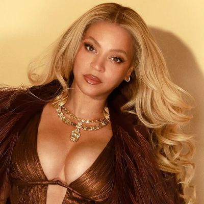 Beyoncé's $138,500 Diamond Messika Necklace Nearly Outshines Her Latest Destiny's Child Reunion