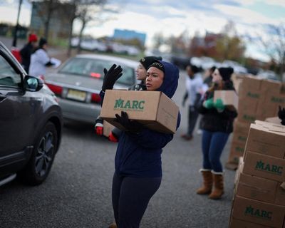 US supreme court extends Trump pause on $4bn in food aid benefits
