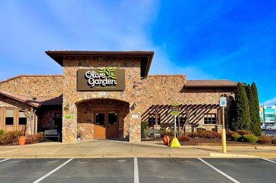 Why Olive Garden Is Closing All 900 US Locations on Thanksgiving and Christmas