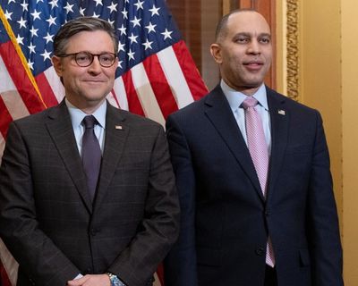 US House begins voting on bill that could end longest ever government shutdown