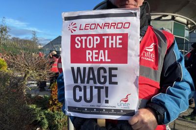 Thousands of Leonardo staff walk out in dispute over pay
