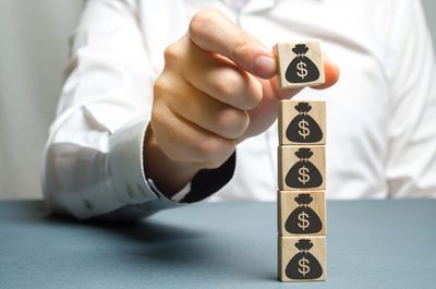 7 Daily Habits That Quietly Build Wealth Without Effort