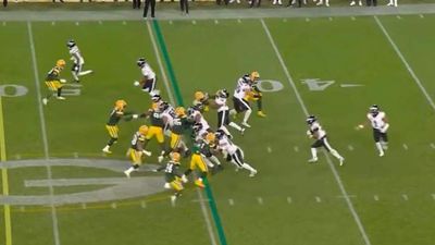 Video Shows Micah Parsons’s Illegal Move on Saquon Barkley That May Have Stopped TD