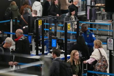 By the Numbers: The government shutdown's toll on air travel in the US