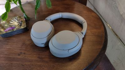 The Black Friday deal I'm recommending to my friends is on a five-year-old pair of noise-cancelling headphones. Here's why