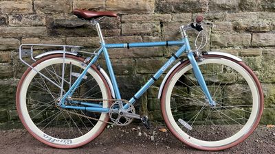 Quella Varsity Cambridge is a handsome geared commuter bike that adds function to form – but will it work for your commute?