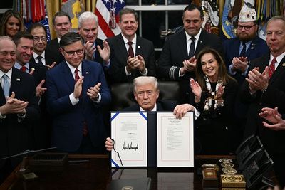Trump signs spending bill to end longest government shutdown - Roll Call