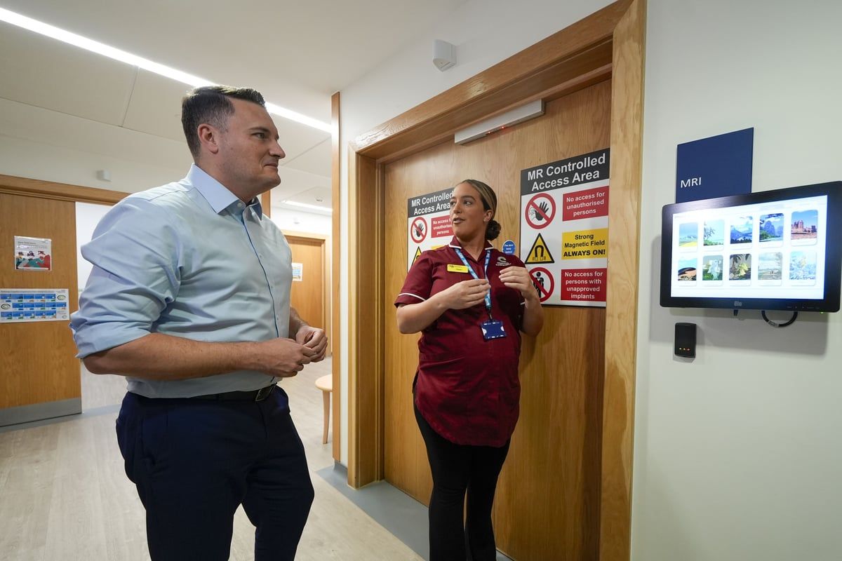 NHS waiting list falls as Streeting says health…