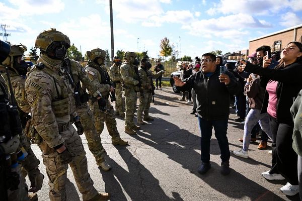 ‘MigraWatch’ trainings to ‘Whistlemania’ events: Chicagoans fight back against ICE raids