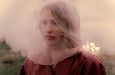 Ellie Goulding returns with a hair-raisingnly sensual tune in Destiny