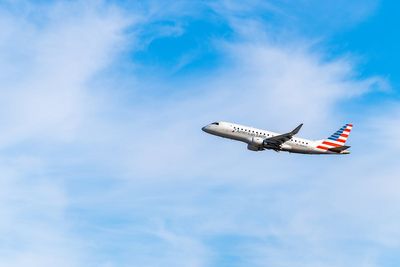 ‘Windscreen issue’ forces American Airlines flight to divert
