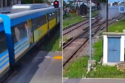 Argentina trail derailment which injured 19 caught on camera
