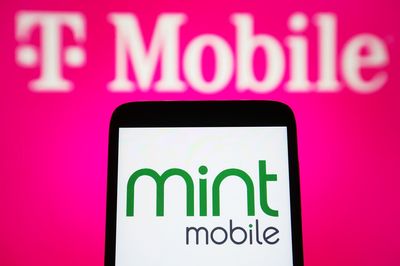 How Much Can Seniors Save With Mint Mobile’s 55+ Plan?