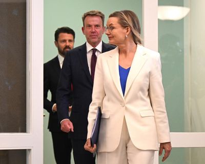 Morning Mail: the 48 hours that killed a Liberal climate policy, thousands of diplomas dumped, pressure mounts on Trump