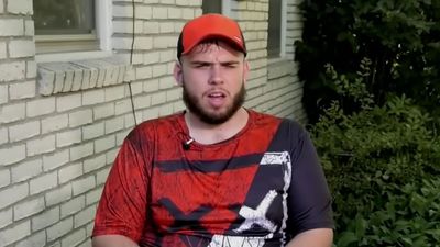 Pizza guy takes a drive a after arguing with his girlfriend. What he does next saves 5 lives and leaves him hospitalized