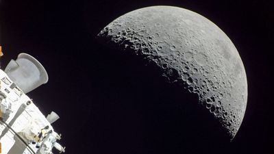 US military wants to track 'potential threats' coming from the moon