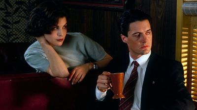 Ten Years After My First Twin Peaks Watch, I Am Drawn Into the Strange Warmth of David Lynch’s Pacific Northwest and Americana-Inspired Interiors