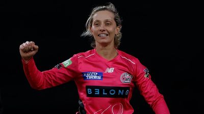 Sixer stands up as Aussies face crucial captaincy call