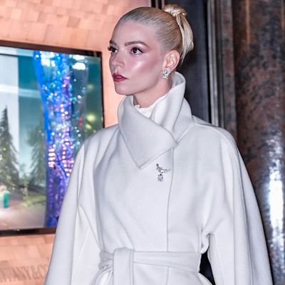 Anya Taylor-Joy Frosts Her Trio of Winter Tourist Outfits With Tiffany & Co. Jewels