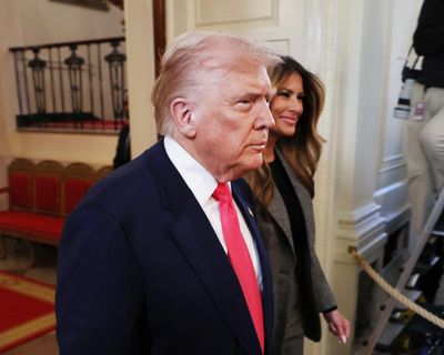 Afternoon Update: Trump faces prospect of vote on Epstein files; schools shut over sand asbestos fears; and a seal’s great escape