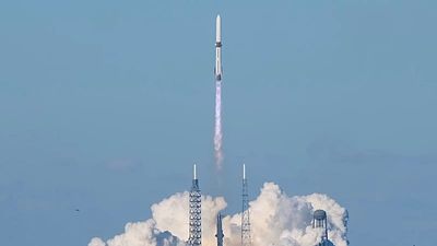 Blue Origin launches NASA’s twin Mars orbiters, lands booster for the first time